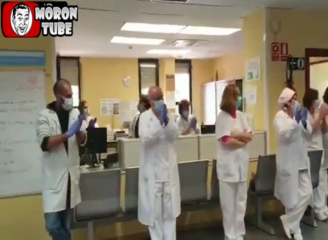 Video :A pleasant surprise is given to a taxi driver in Spain who provides free transportation for COVID-19 patients